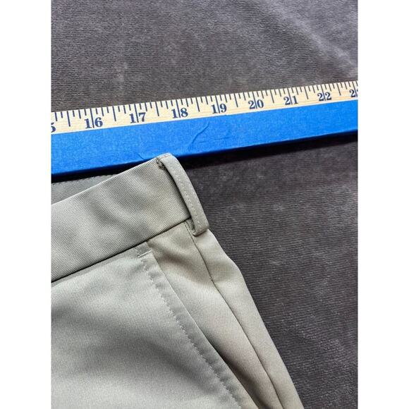 IZOD GOLF MEN PANT 36X30 KHAKI CLASSIC FIT CHINO FLAT FRONT STRETCH POLY SPANDEX - Picture 8 of 9